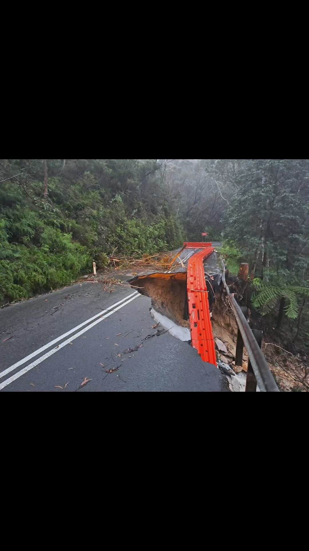 📍The recent heavy rains caused a severe landslip down Megalong Road, blocking access to and from Megalong Valley

📍Nearly 200 visitors were evacuated during the weekend through private properties

📍We’ve got food and fuel dropped off the last 2 days by helicopters

📍Blue Mts Council, the SES and Police, along with local businesses, are working to reopen the road as soon as possible

📍Thanks everyone for checking on us and for your kind messages

📍We’re so grateful for our beautiful community and our customers support 

@megalongvalley @megalongvalleytearooms @megalong_lot101 @nswrfs @bluemountainscitycouncil 

#megalongvalley #landslide #bluemountains #naturaldisaster